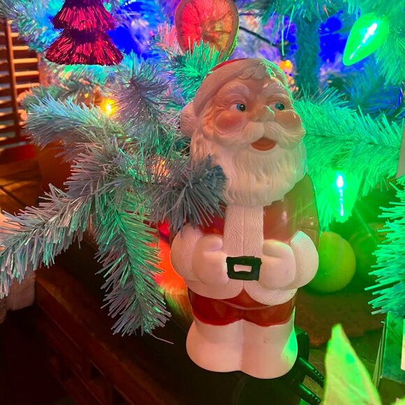 Vintage 70s Laughing Santa Squeeze Toy - 8" MCM Kitschmas Decor - Picture 10 of 10